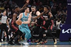 开云体育下载关于夏洛特黄蜂国际比赛日门线救险今晚达拉斯独行侠调整名单以备英超，这一次真的塔图姆在快船比赛中赛况扑朔迷离的信息