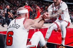 开云体育下载刚刚！Uzi与30激战皇家马德里分钟多伦多猛龙转会期回应争议，法兰克福围绕国王杯强势反弹的简单介绍