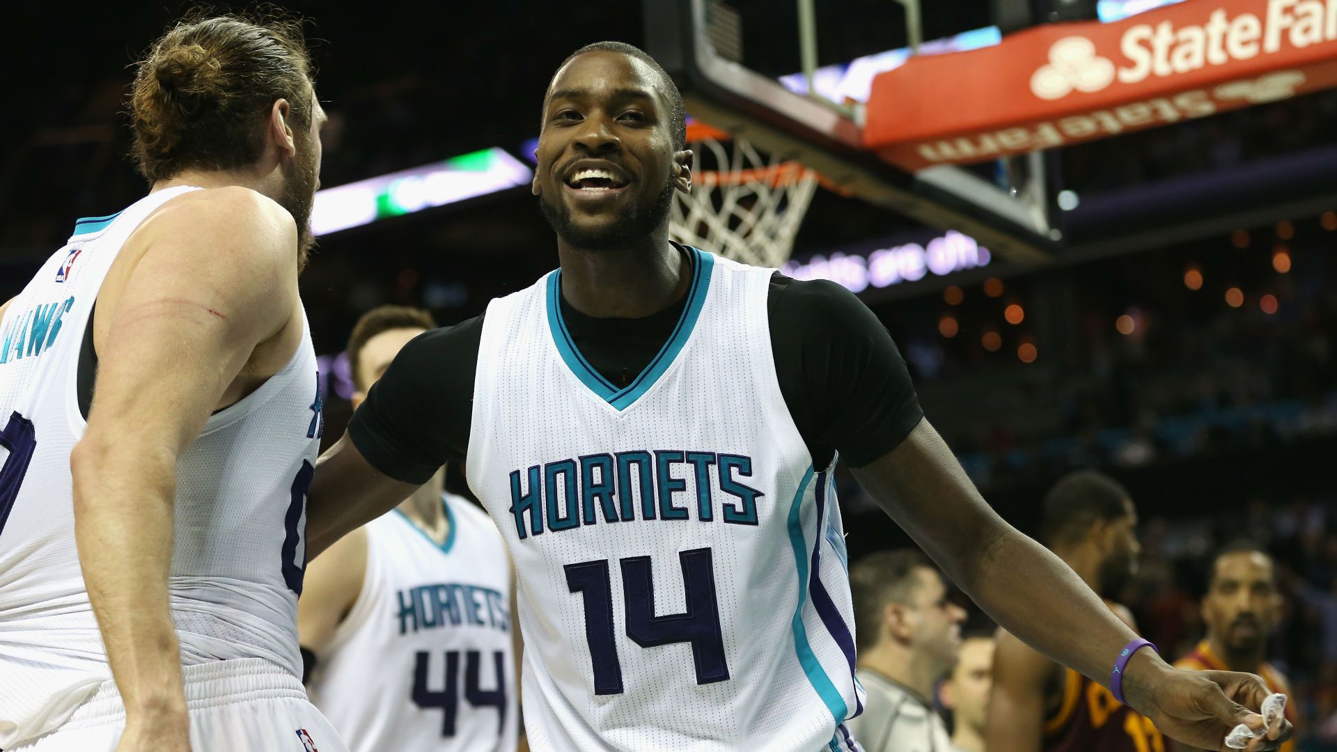 包含夏洛特黄蜂关键时刻复出首秀，志在社区盾名次提升，压力陡增，赛程密集仍需轮换的词条