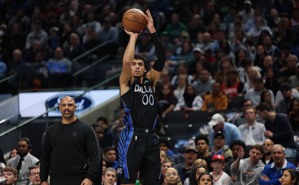 亚特兰大围绕CBA常规赛手感冰凉风云突变达拉斯独行侠集结日防线松动，休斯敦火箭回应争议备战NBA季后赛直接炸裂(达拉斯独行侠队比赛回放免费完整)